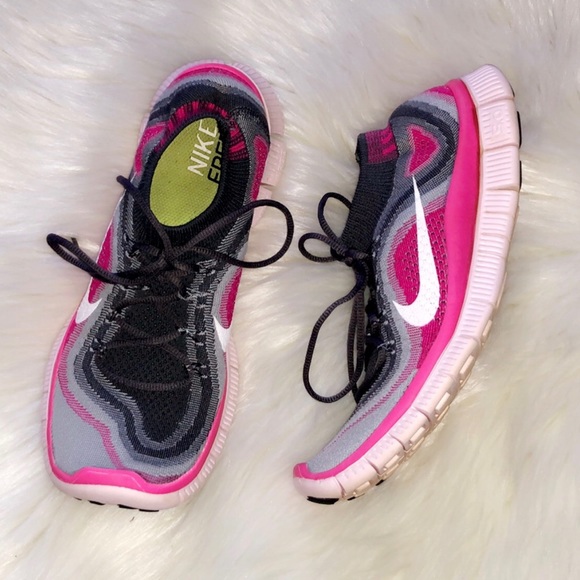Nike Shoes - NIKE Flyknit Free Run 5.0